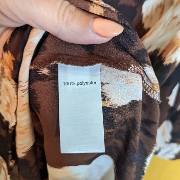 MAURICES PAINTED Burgundy Flower Patterned V-Neck Blouse Sz S - Picture 9 of 11